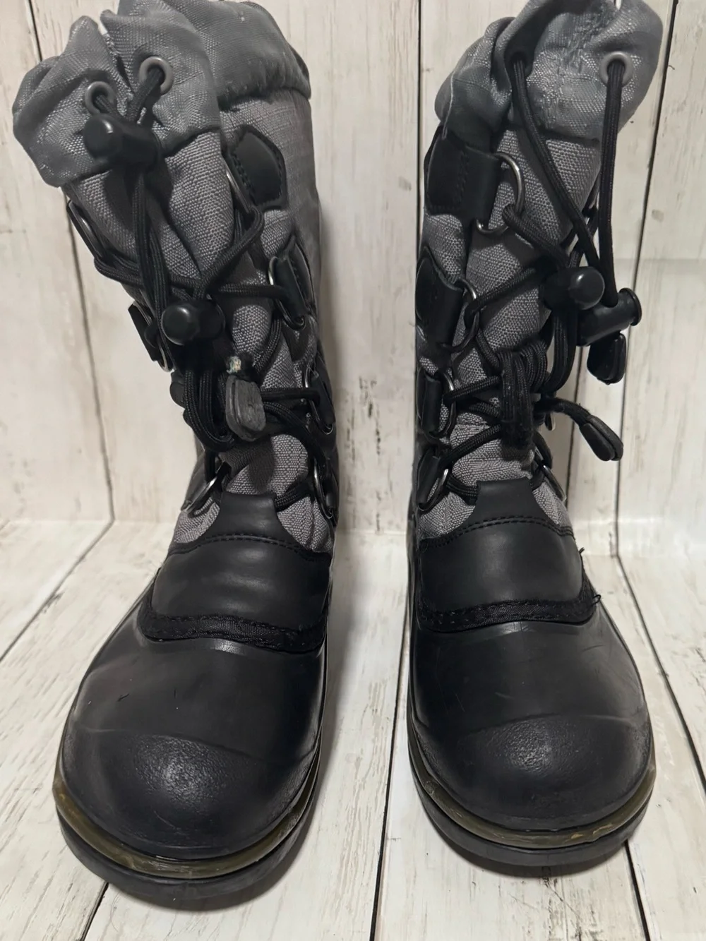 Baffin Gray and Black Cold-Weather Snow Boots